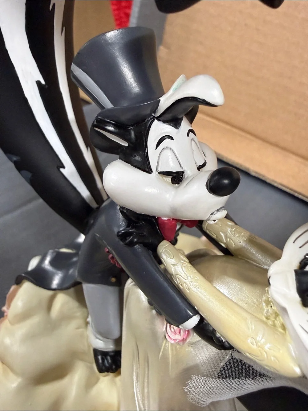 VTG 2000 Looney Tunes Pepe Le Pew Wedding Cake Topper LE 1552/2500 COA